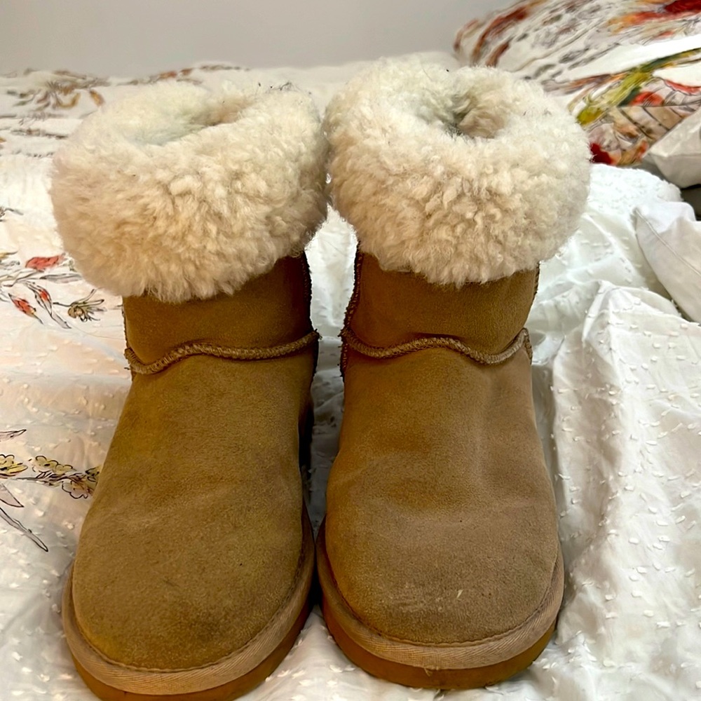 Uggs gently worn i live in Florida